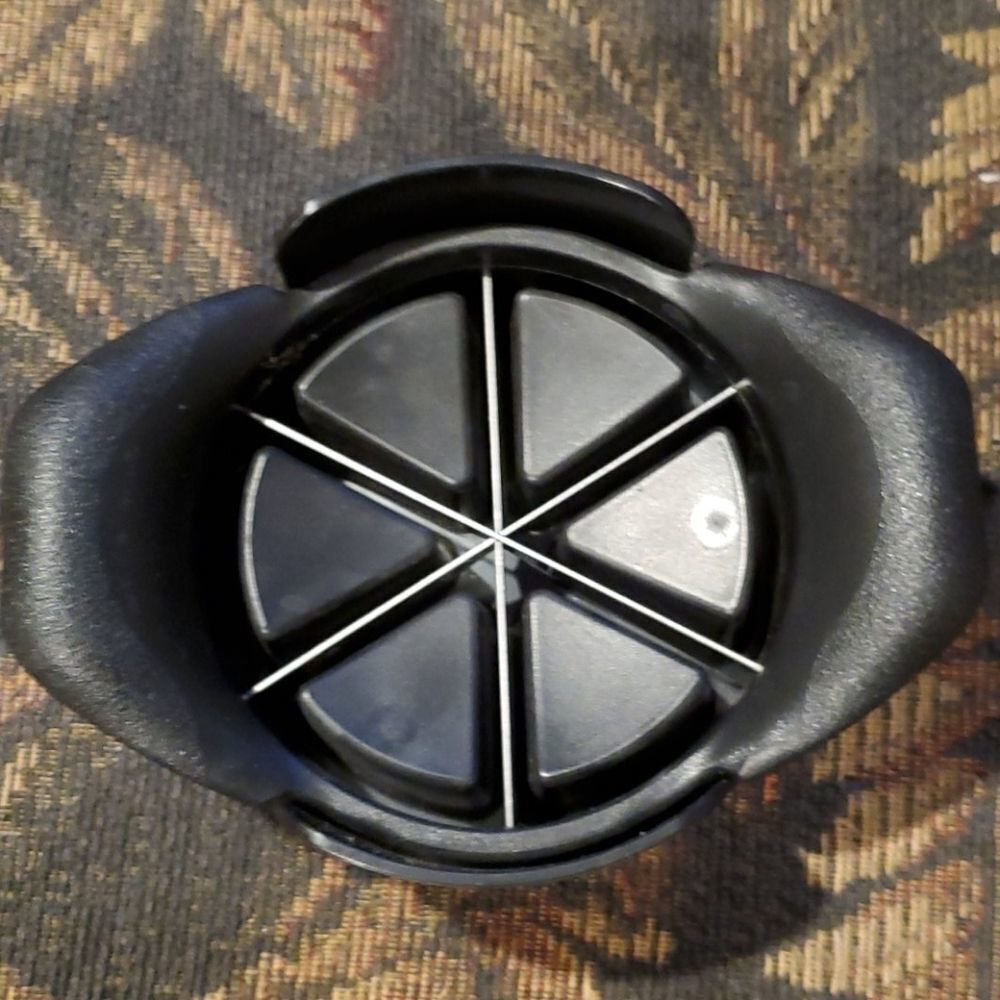 Pampered Chef Veggie Wedger #1